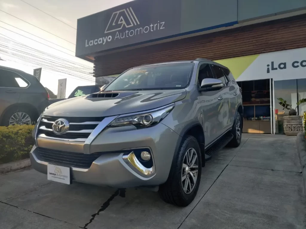 https://lacayoautomotriz.com/product/toyota-fortuner-aut-2017/